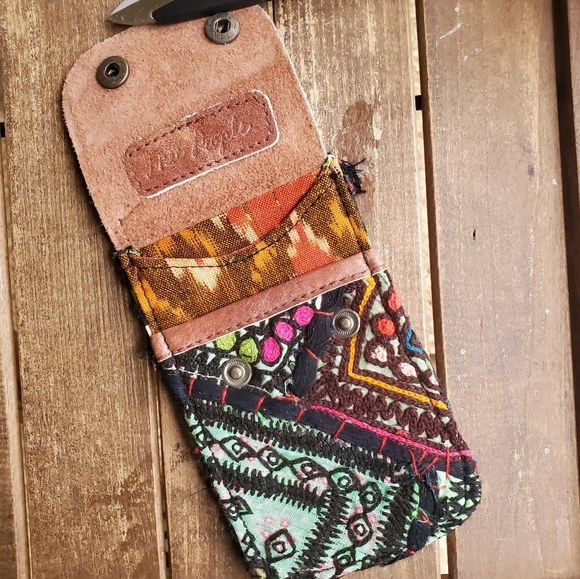🆕️ Free People Boho Embroidered Banjara Wallet - Picture 6 of 9